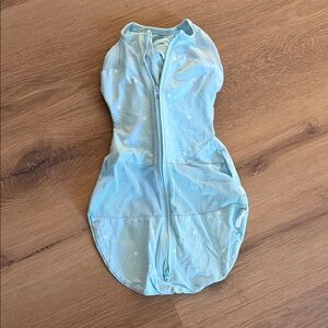 Light Blue Star-Patterned swaddle